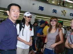 明星在首都机场,星光熠熠的出行瞬间